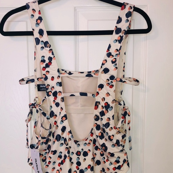 Hurley bathing suit (s) - Picture 4 of 7